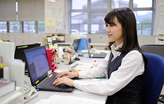 自分らしく、日々あたらしく。どんなときも、笑顔で過ごすことが、いい仕事につながると思う。住友共同電力株式会社　経営管理部　企画チーム　首藤 祐里